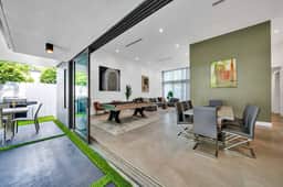 Private Midtown Villa with Pool | BBQ Grill | Golf