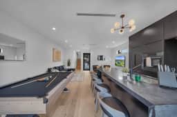 Wynwood Retreat with Two Pools, BBQ, Sleeps 16
