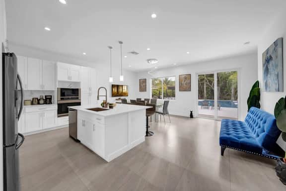 Waterfront Estate•7br•Heated pool•Spa•BBQ•Bsktball