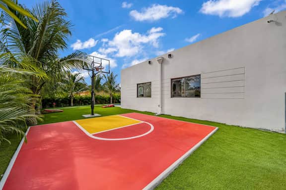 Heated Pool •Villa• 4br•Basketball•BBQ